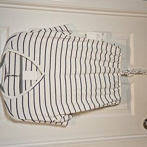 (New) C&C California Green Envelope Striped Linen V-Neck Tee Size L